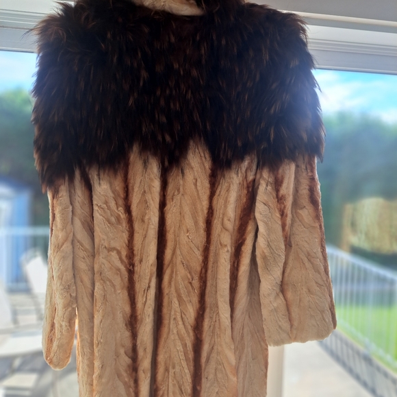 Shaved mink coat. - Picture 2 of 7